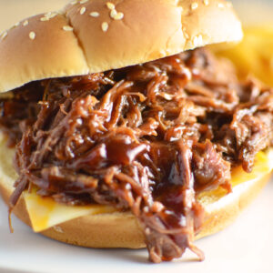 PULLED BEEF BURGER