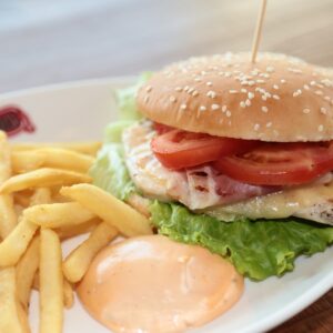 CHICKEN BURGER